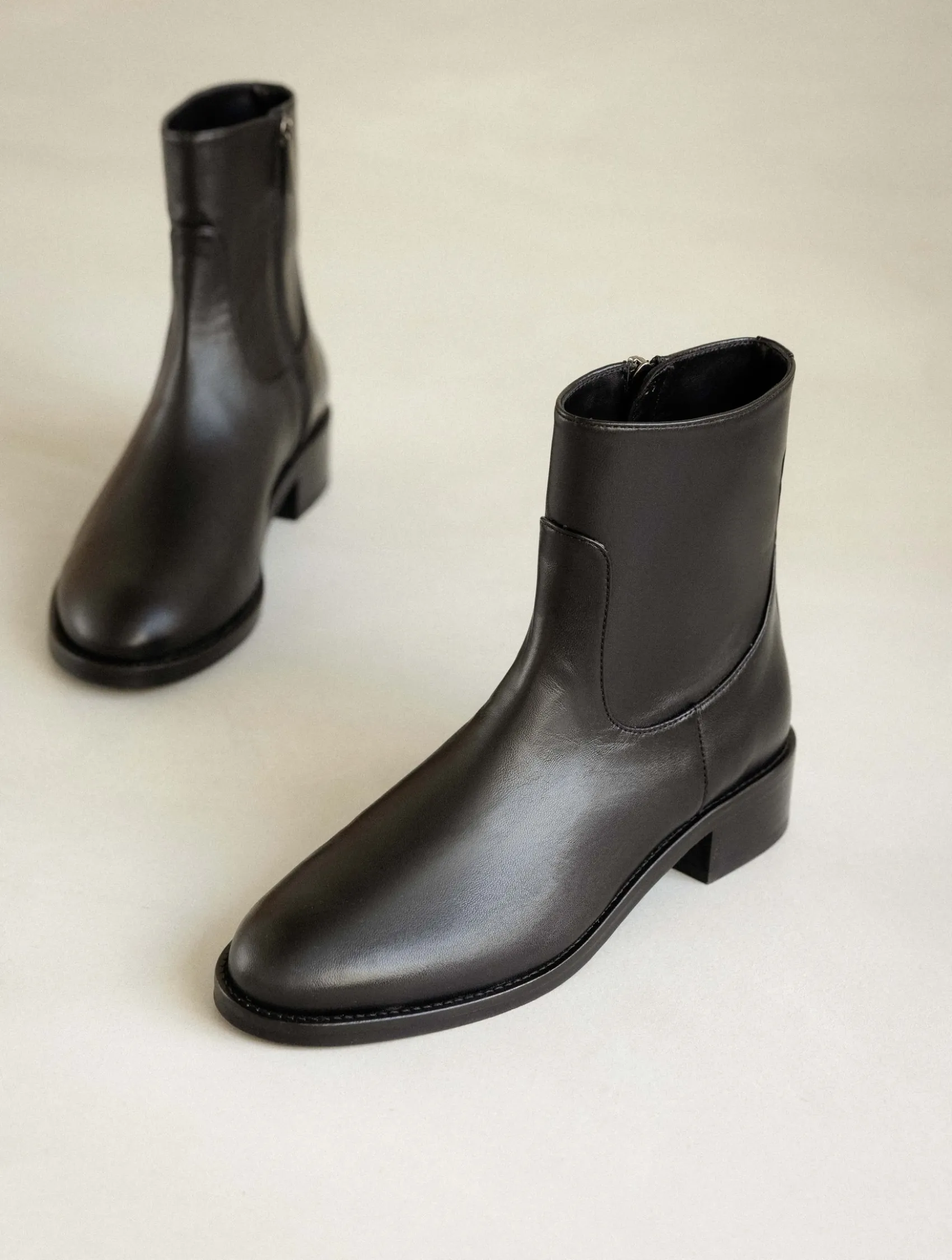 Femme Bobbies Arij