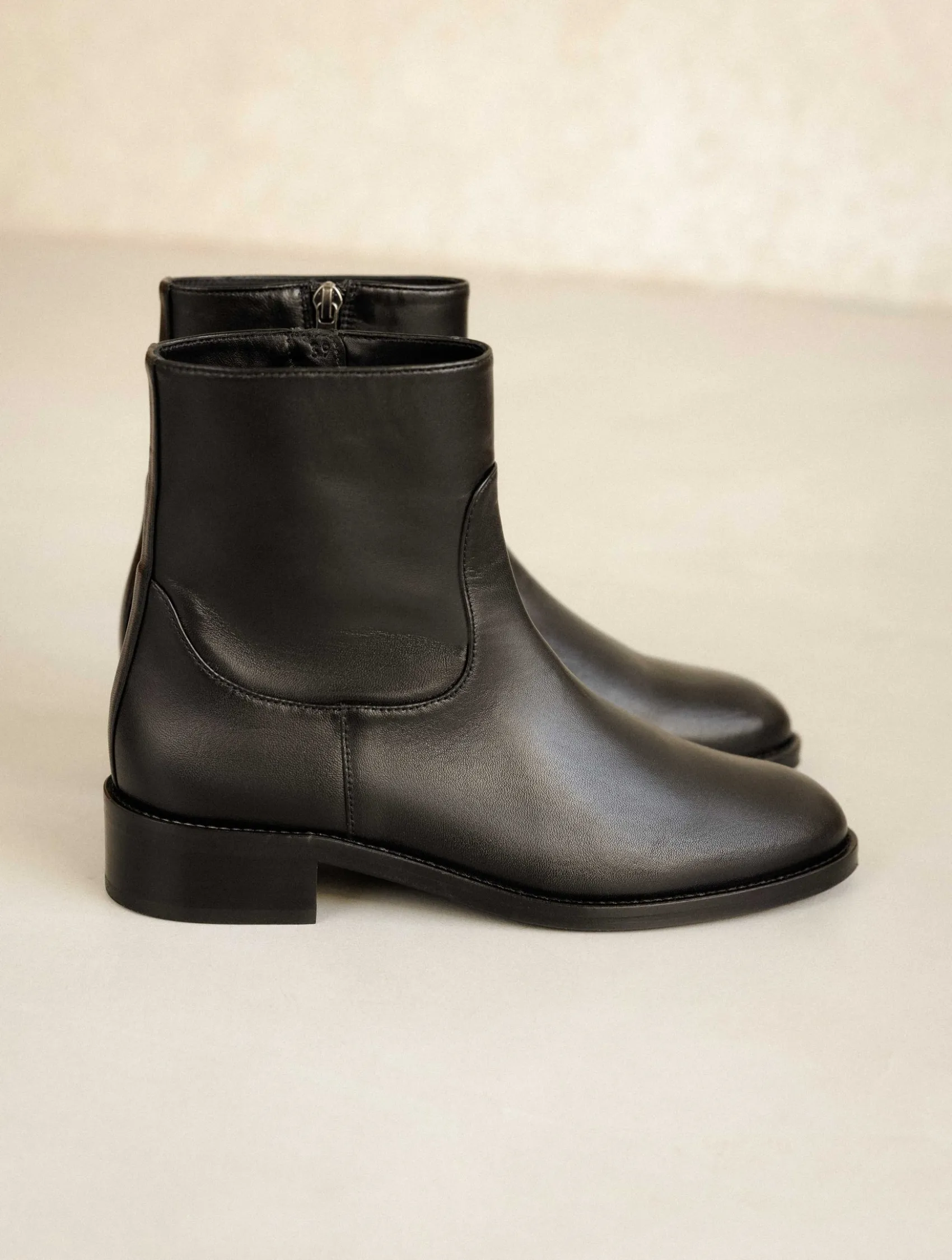 Femme Bobbies Arij