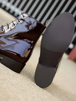 Femme Bobbies Doria