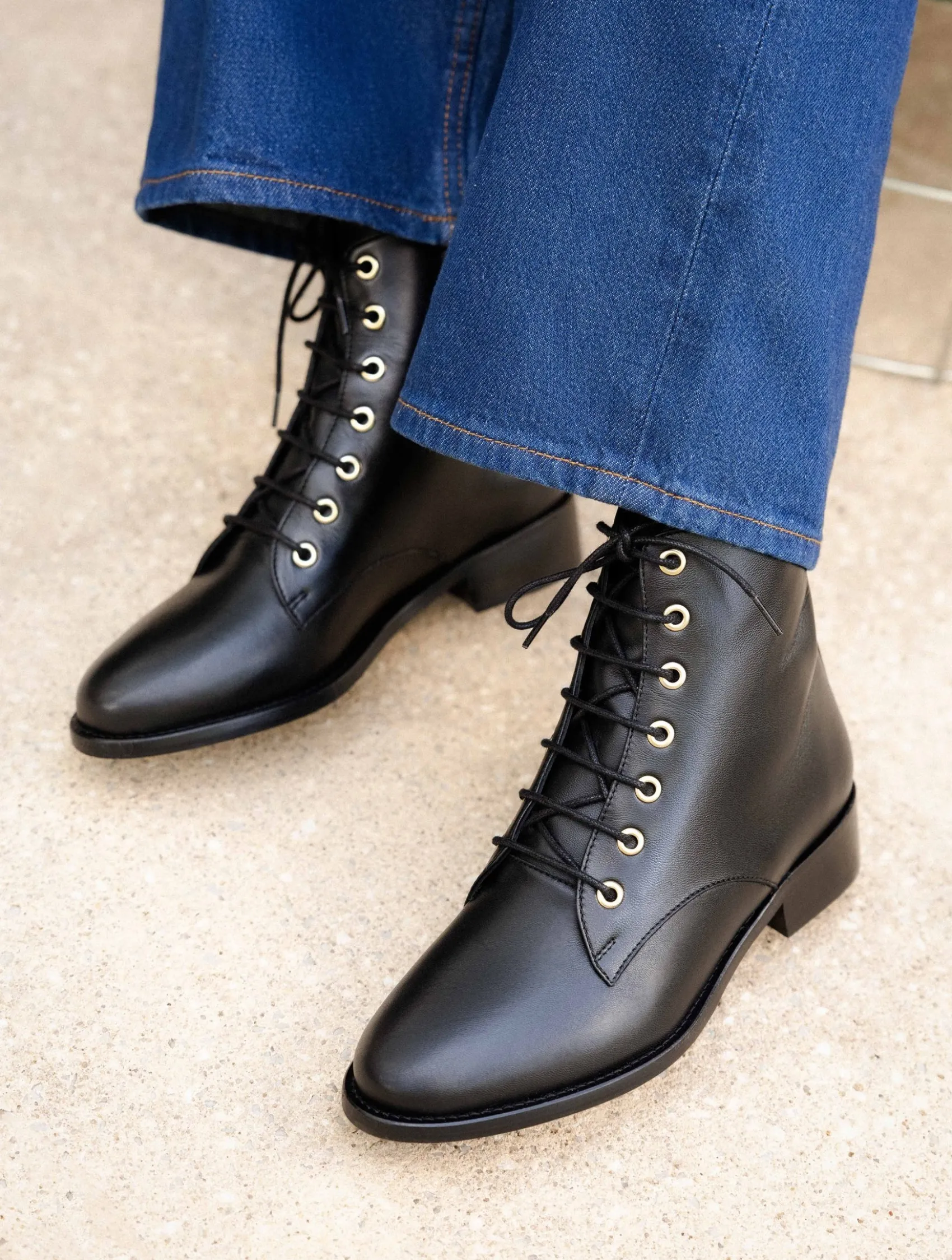 Femme Bobbies Doria