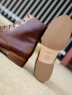 Femme Bobbies Doria