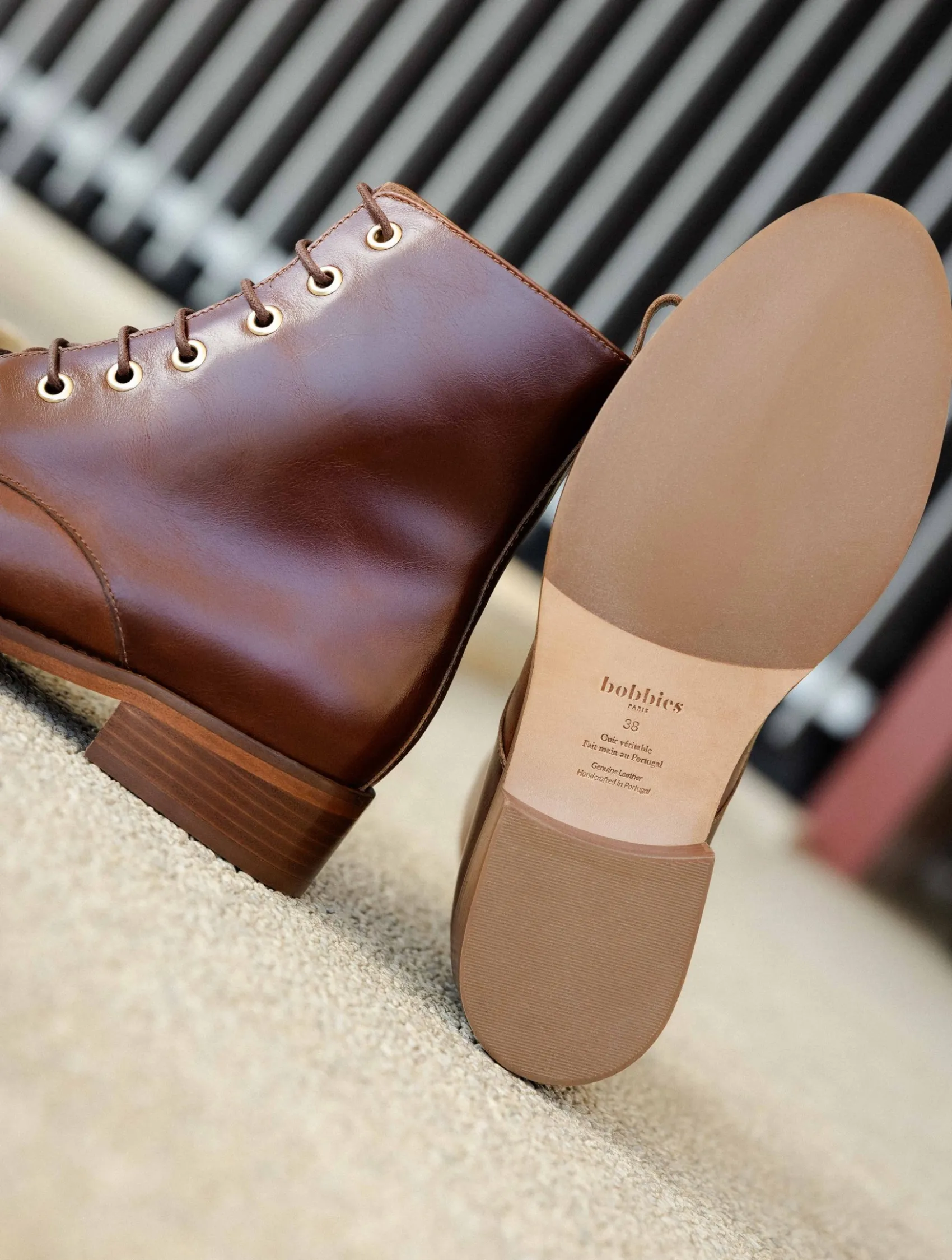 Femme Bobbies Doria