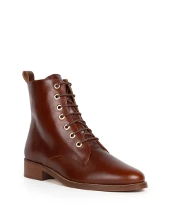 Femme Bobbies Doria