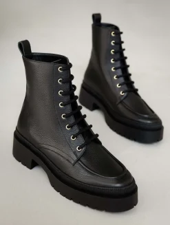 Femme Bobbies Fallon