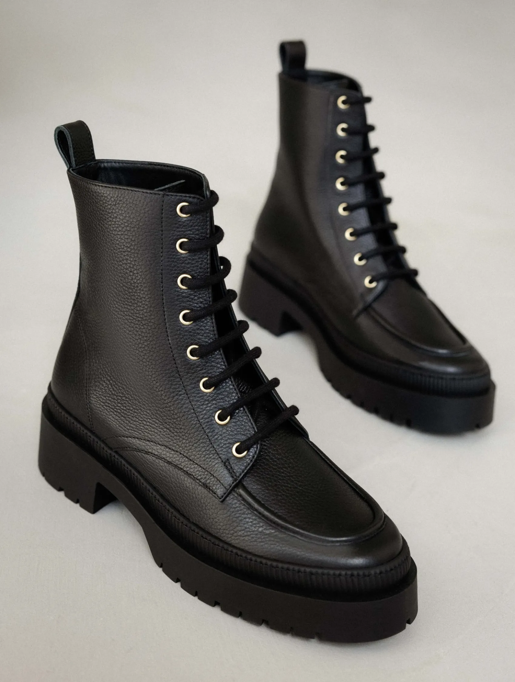 Femme Bobbies Fallon