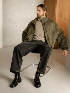 Homme Bobbies Haïkel