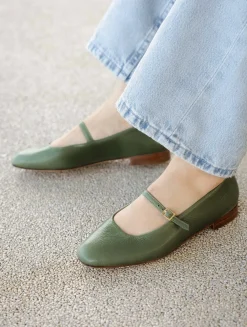 Femme Bobbies Mikie