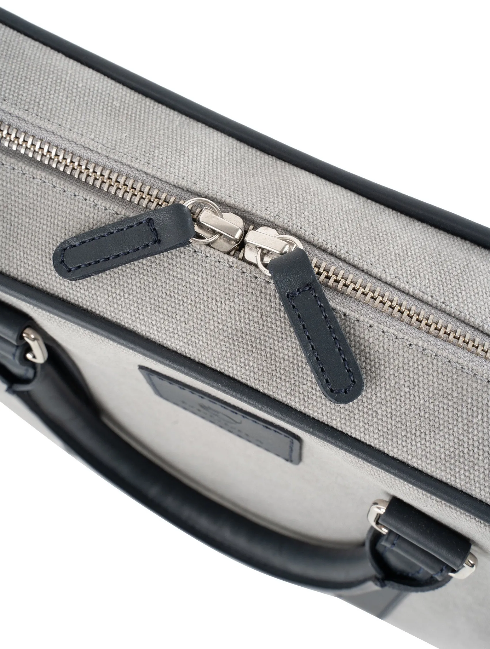 Homme Bobbies Monceau