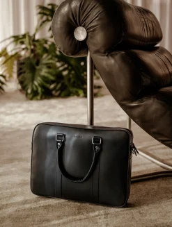 Homme Bobbies Monceau