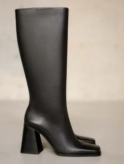 Femme Bobbies Tamar
