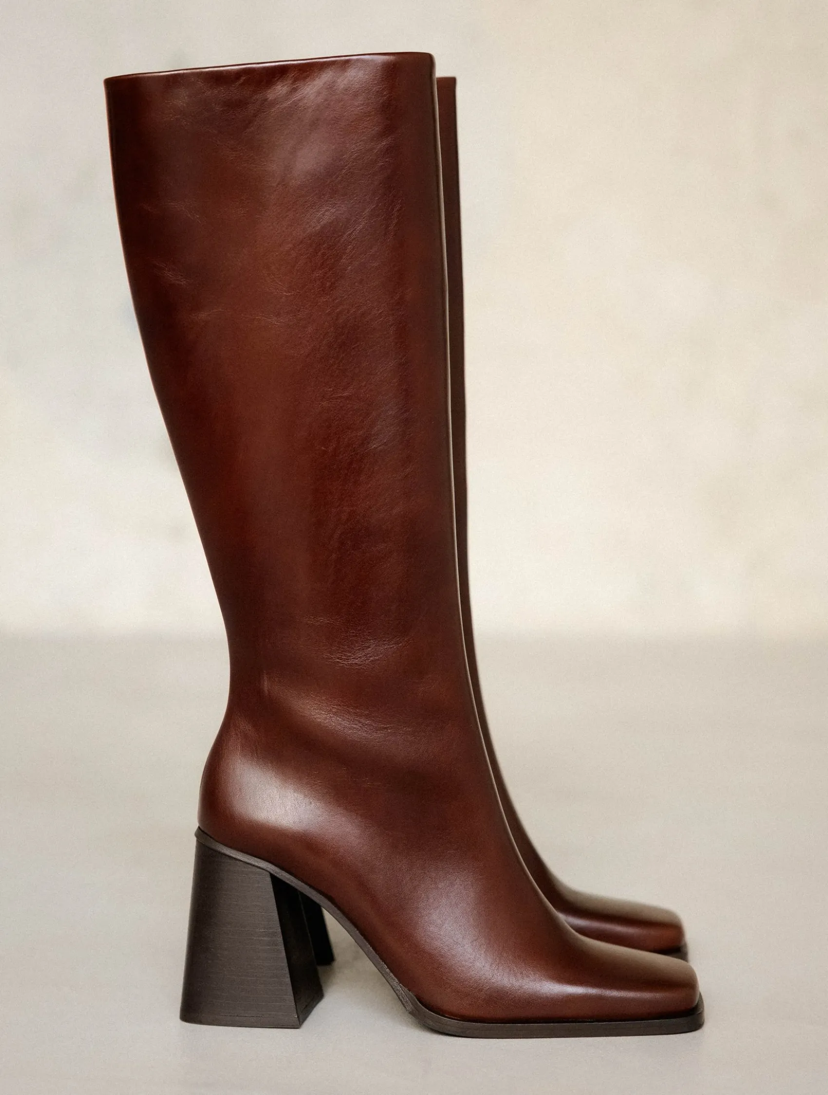 Femme Bobbies Tamar